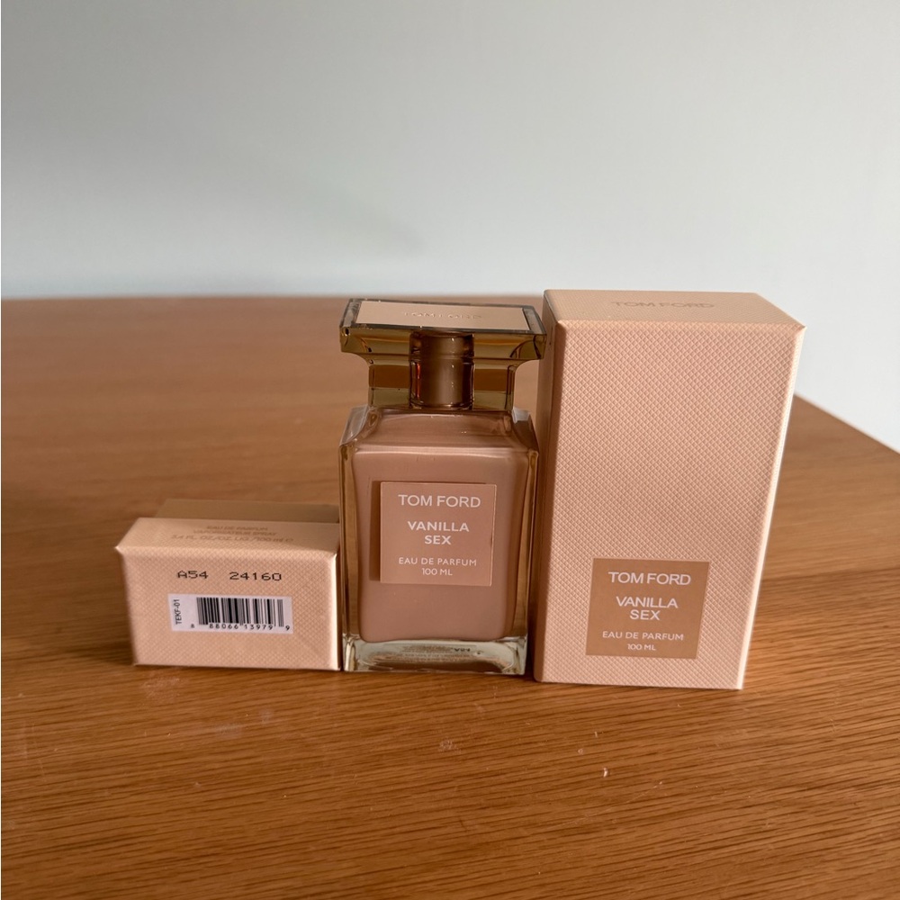 Tom Ford Vanilla Scent Eau de Parfum in Gold and Tan